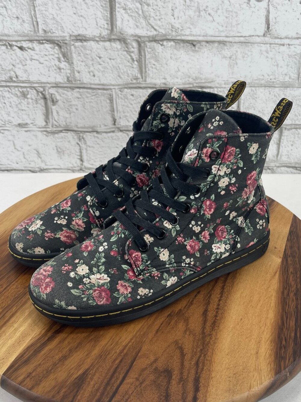 Dr. Martens Hackney Womens Sz. 8 Floral Roses Canvas Ankle Boots AW004